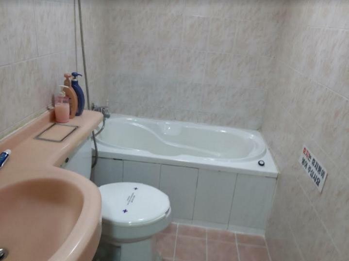 Dowun Motel Seoul Bagian luar foto